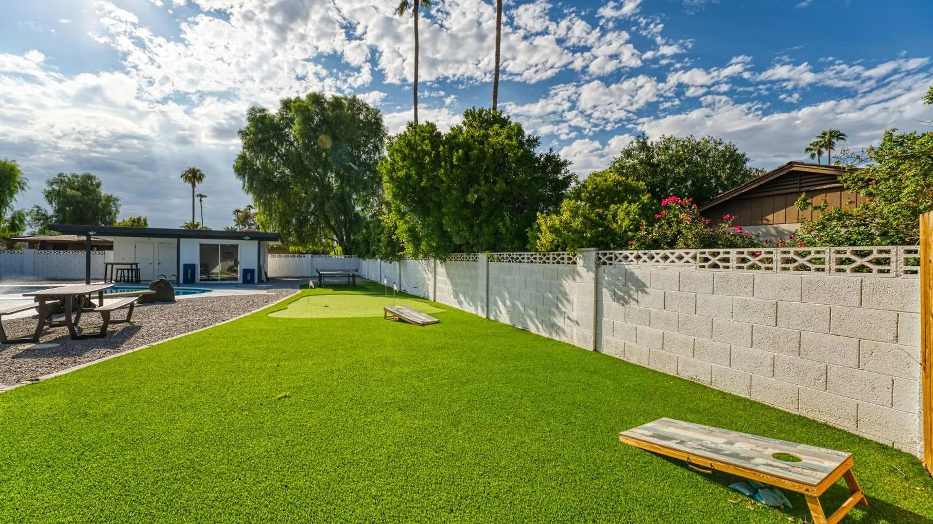 度假居 3BR Sleeps 8 Pool Putting Green BQQ Large Island 斯科茨